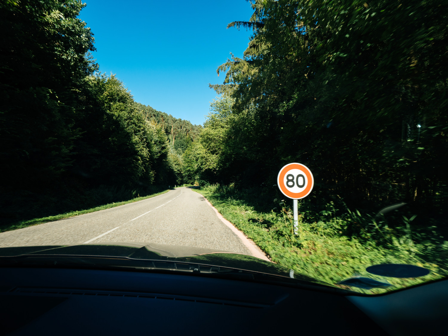 New French 80kmph speed limit sing