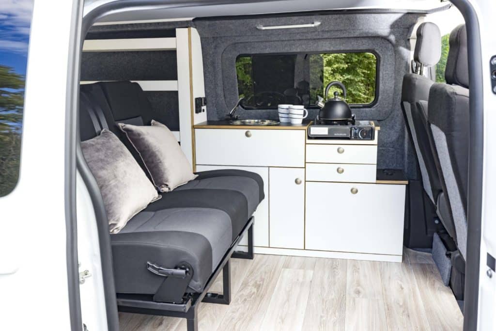 Opel Vivaro - Alpincamper - banquette arrière