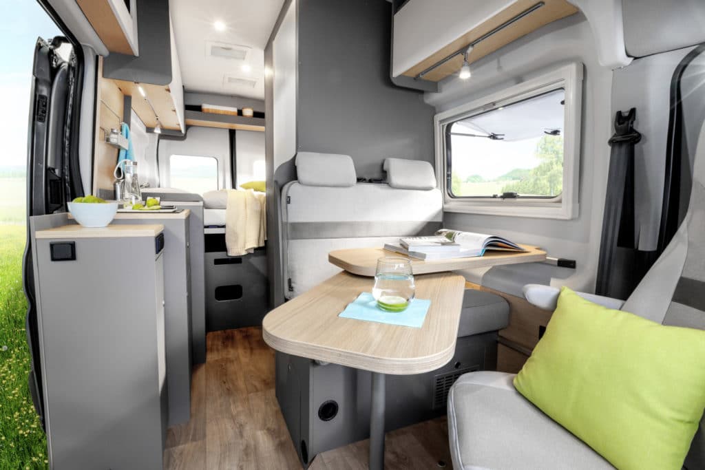 LMC Innovan 590 sur Ford Transit - intérieur